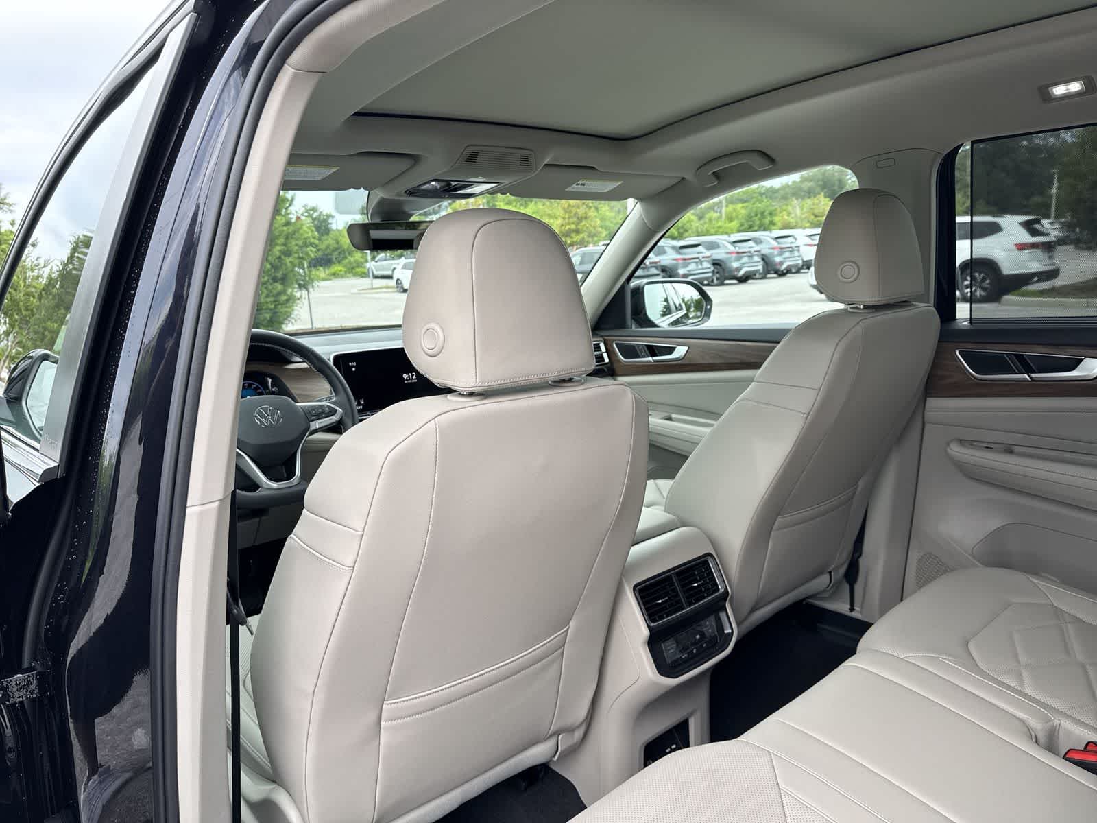 Volkswagen Atlas 2.0T SE con tecnología 2026