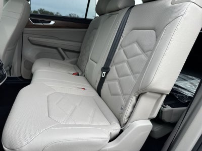 Volkswagen Atlas 2.0T SE con tecnología 2026