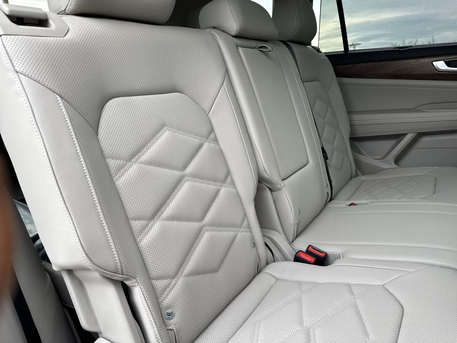 Volkswagen Atlas 2.0T SE con tecnología 2026