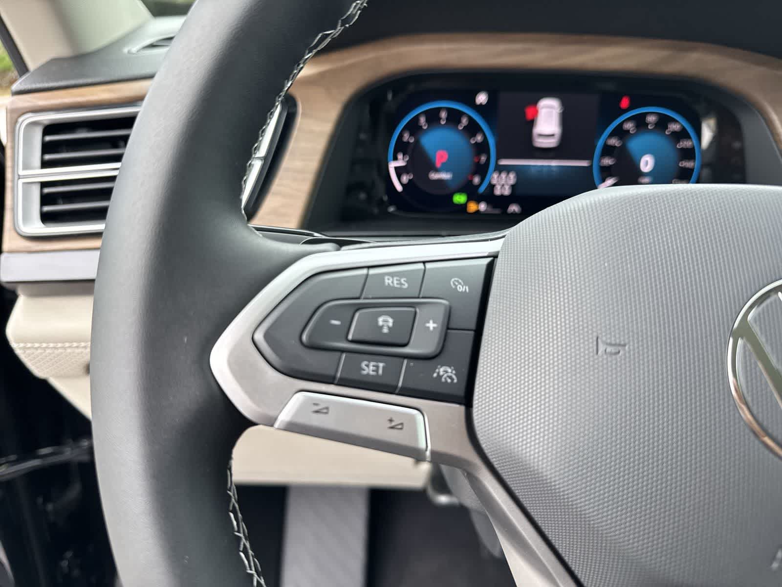 Volkswagen Atlas 2.0T SE con tecnología 2026