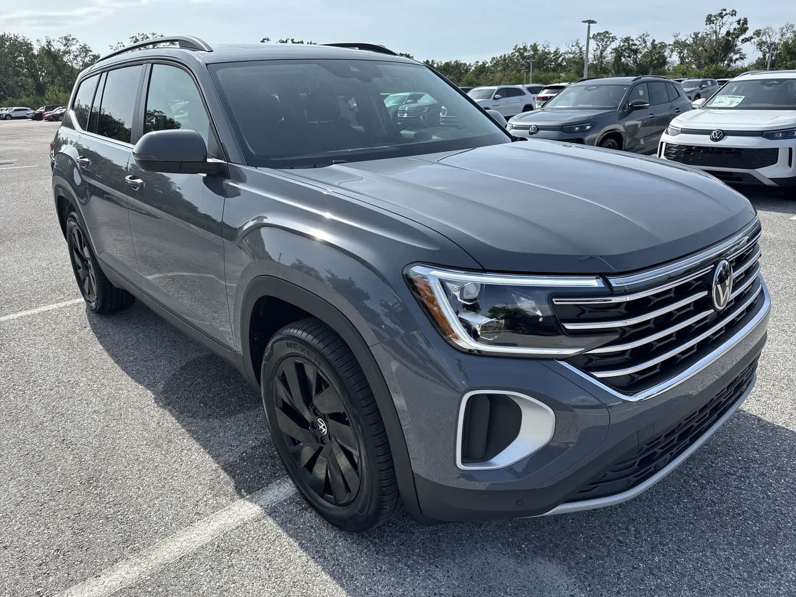 Volkswagen Atlas 2.0T SE con tecnología 2026