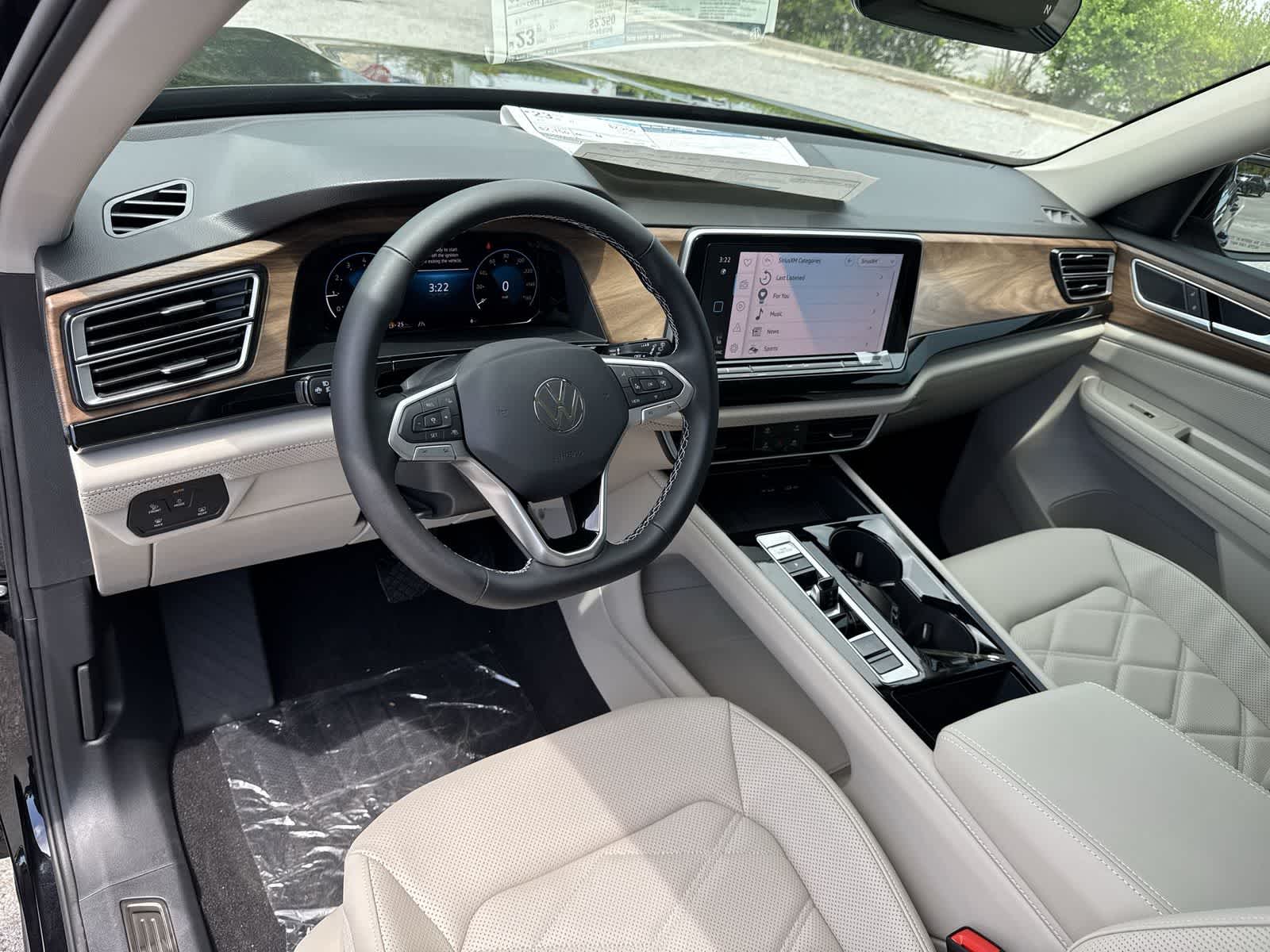 Volkswagen Atlas 2.0T SE con tecnología 2026