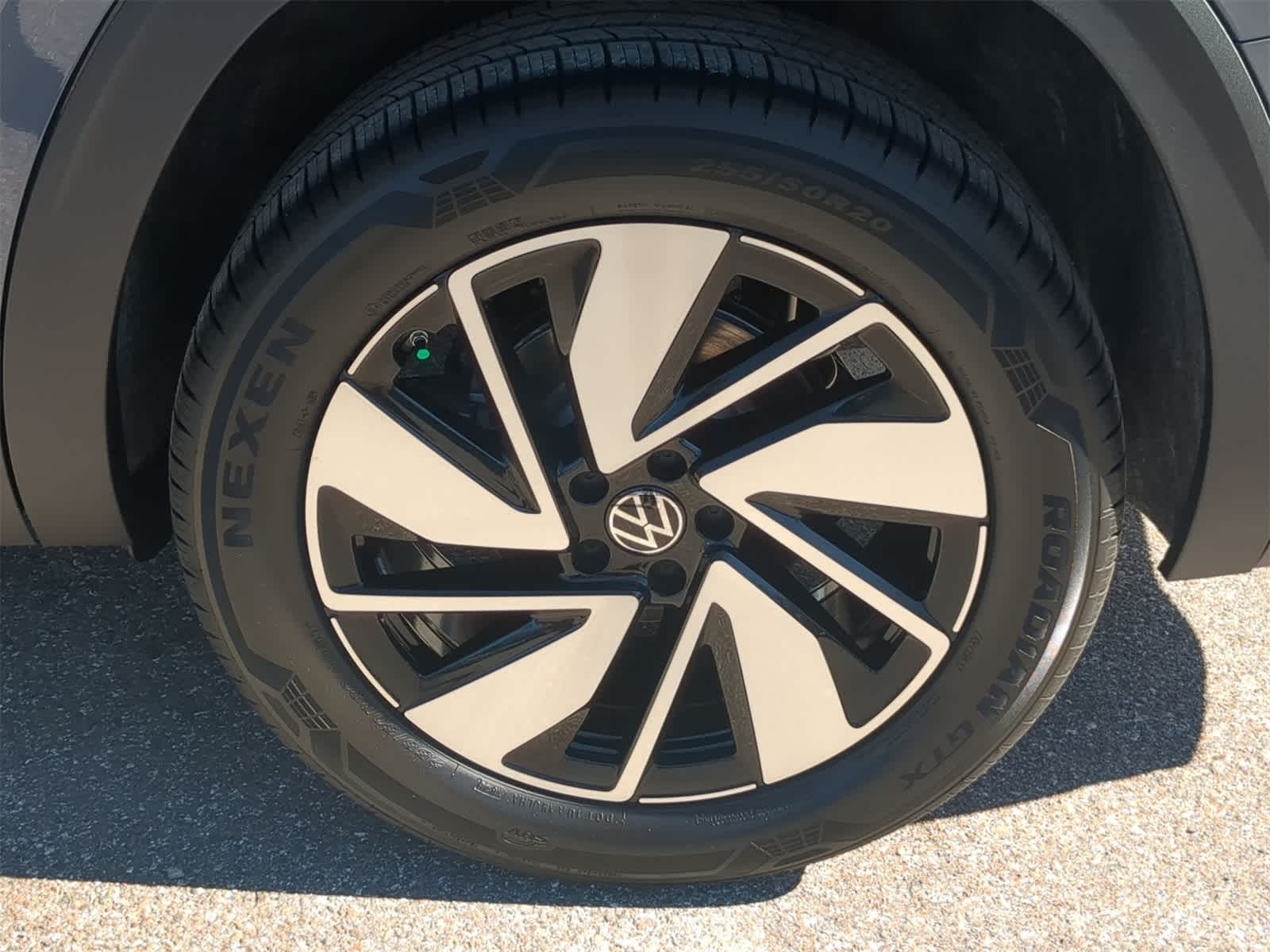 Volkswagen Atlas 2.0T SE con tecnología 2026