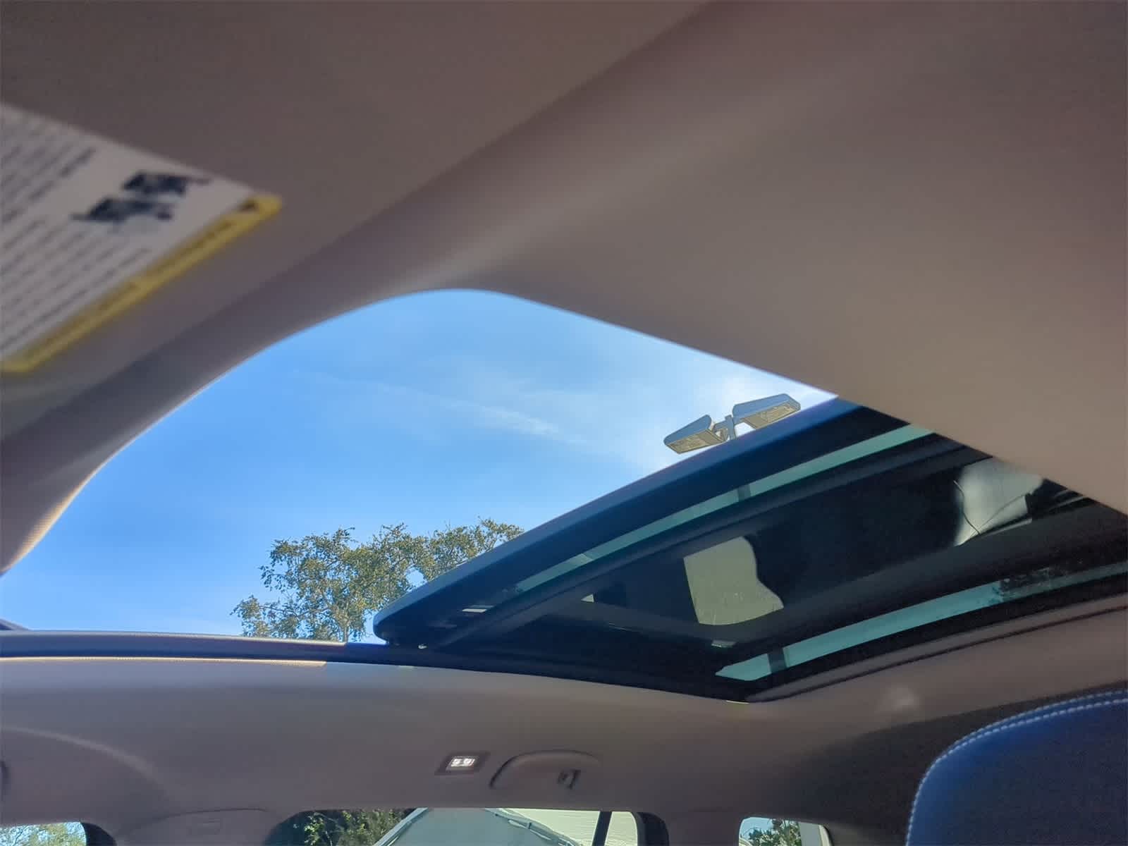 Volkswagen Atlas 2.0T SE con tecnología 2026