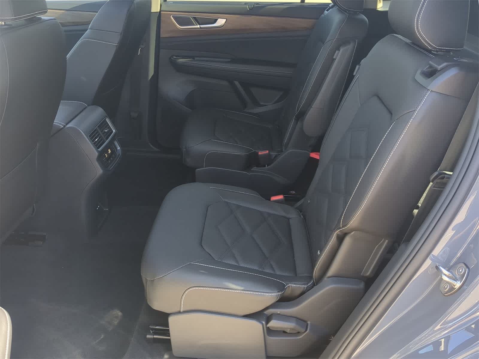 Volkswagen Atlas 2.0T SE con tecnología 2026