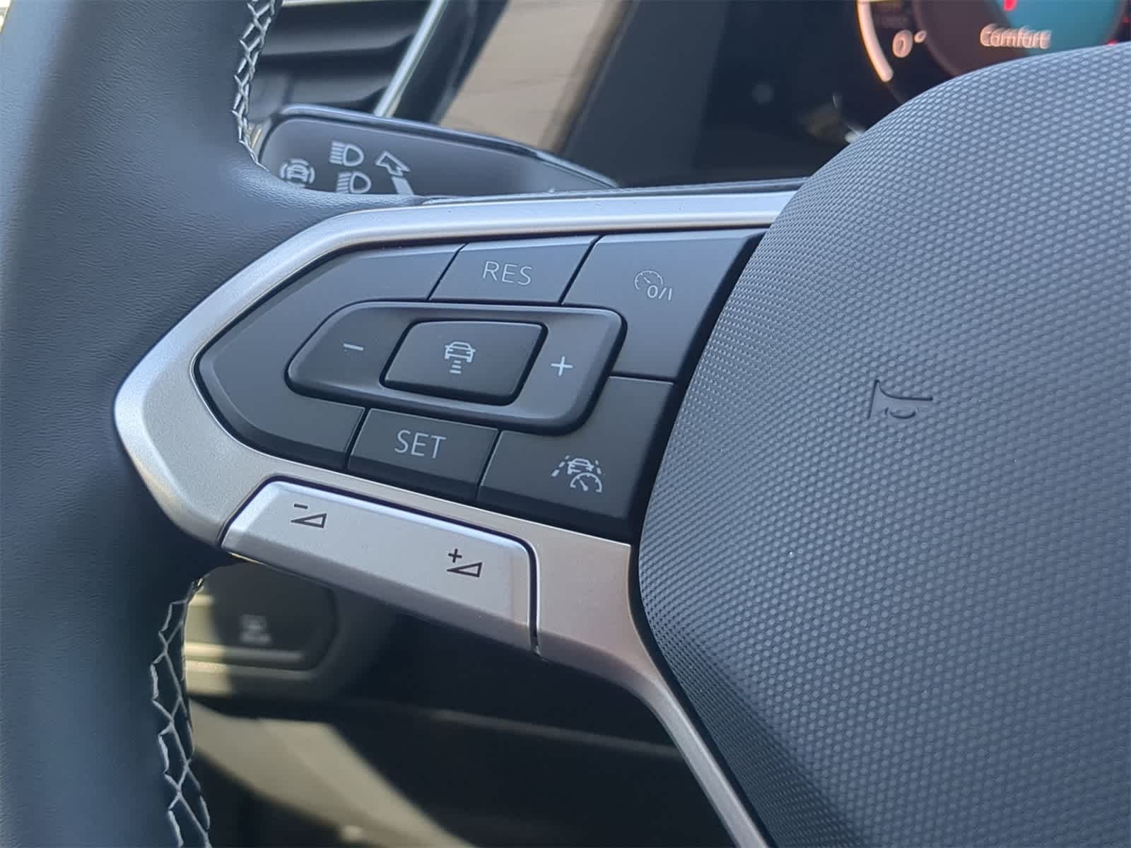 Volkswagen Atlas 2.0T SE con tecnología 2026