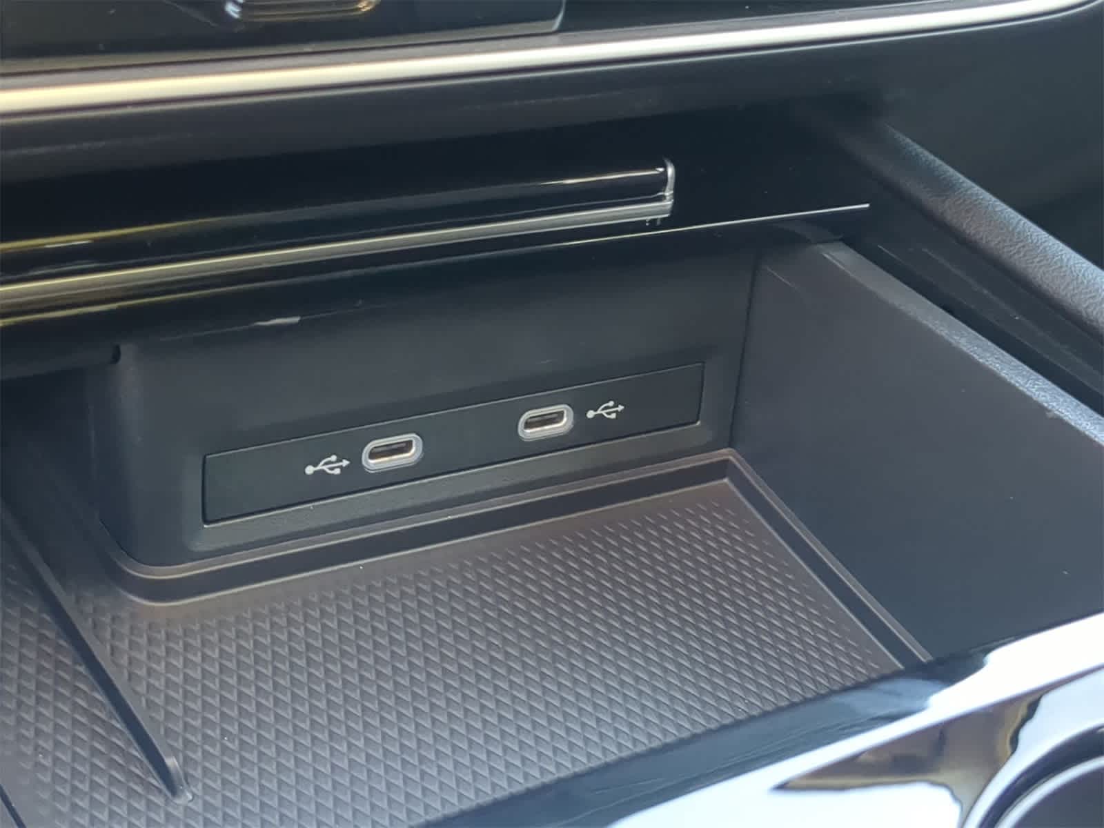 Volkswagen Atlas 2.0T SE con tecnología 2026