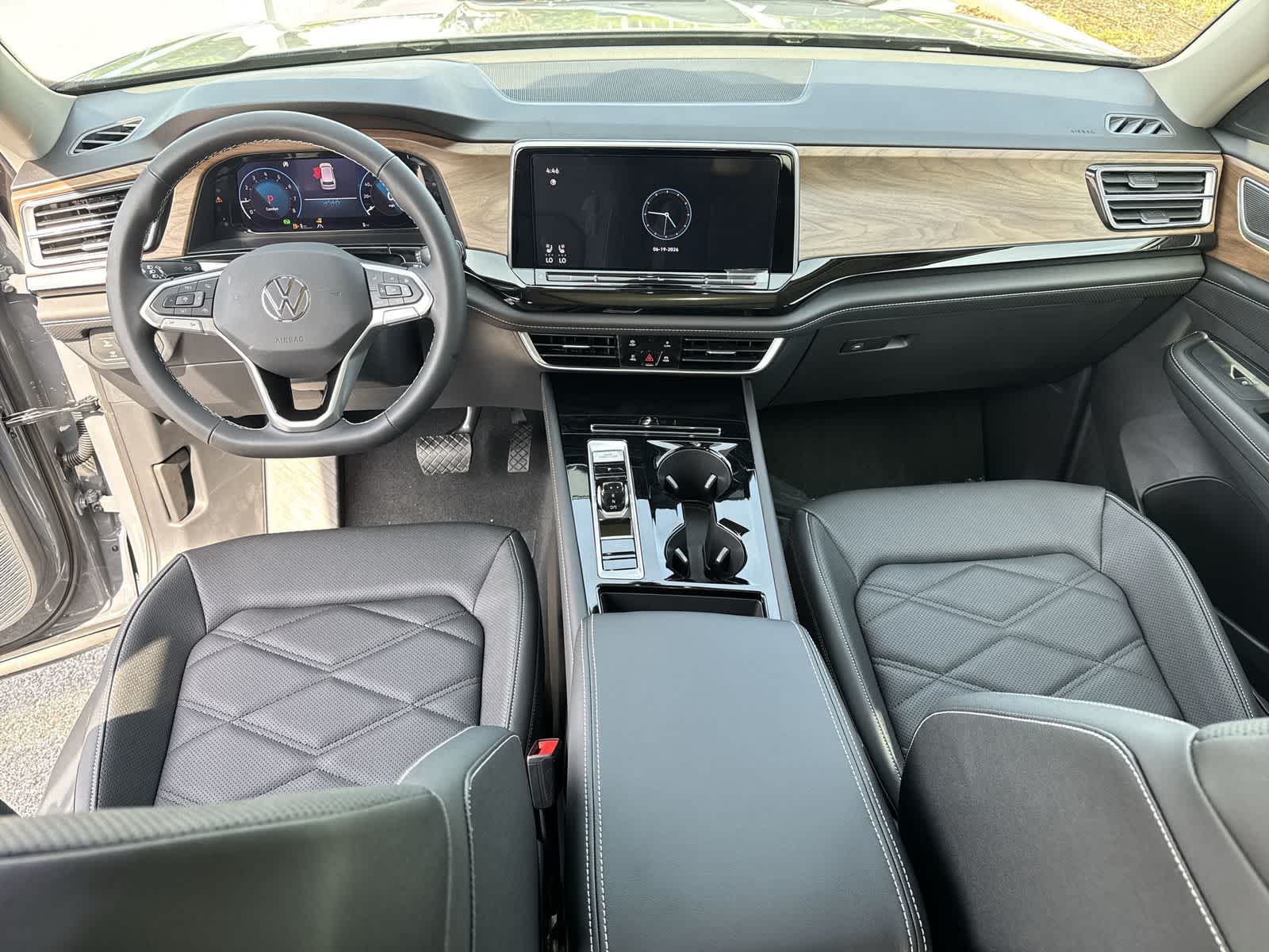 Volkswagen Atlas 2.0T SE con tecnología 2026