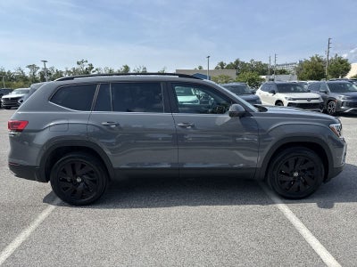 Volkswagen Atlas 2.0T SE con tecnología 2026