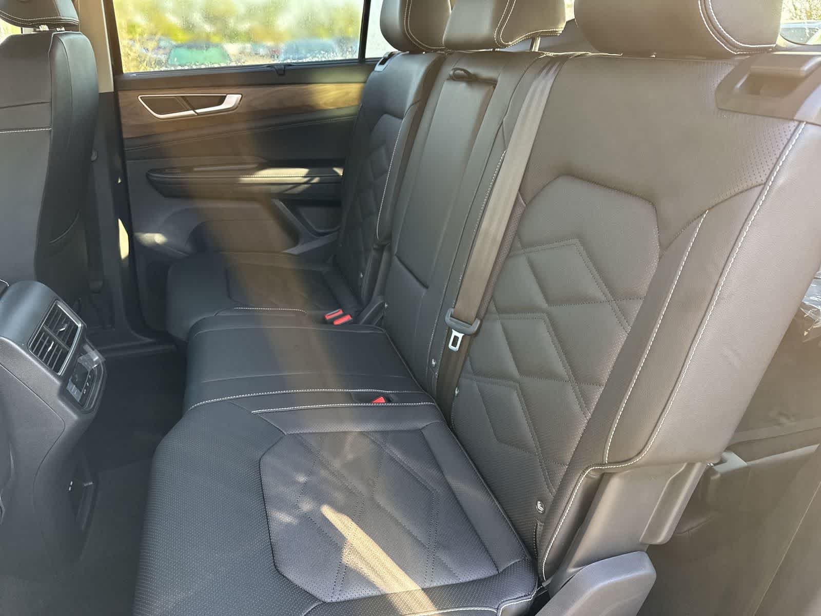 Volkswagen Atlas 2.0T SE con tecnología 2026