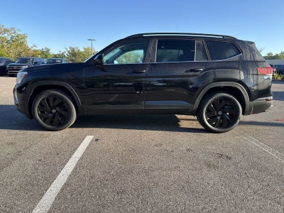 Volkswagen Atlas 2.0T SE con tecnología 2026