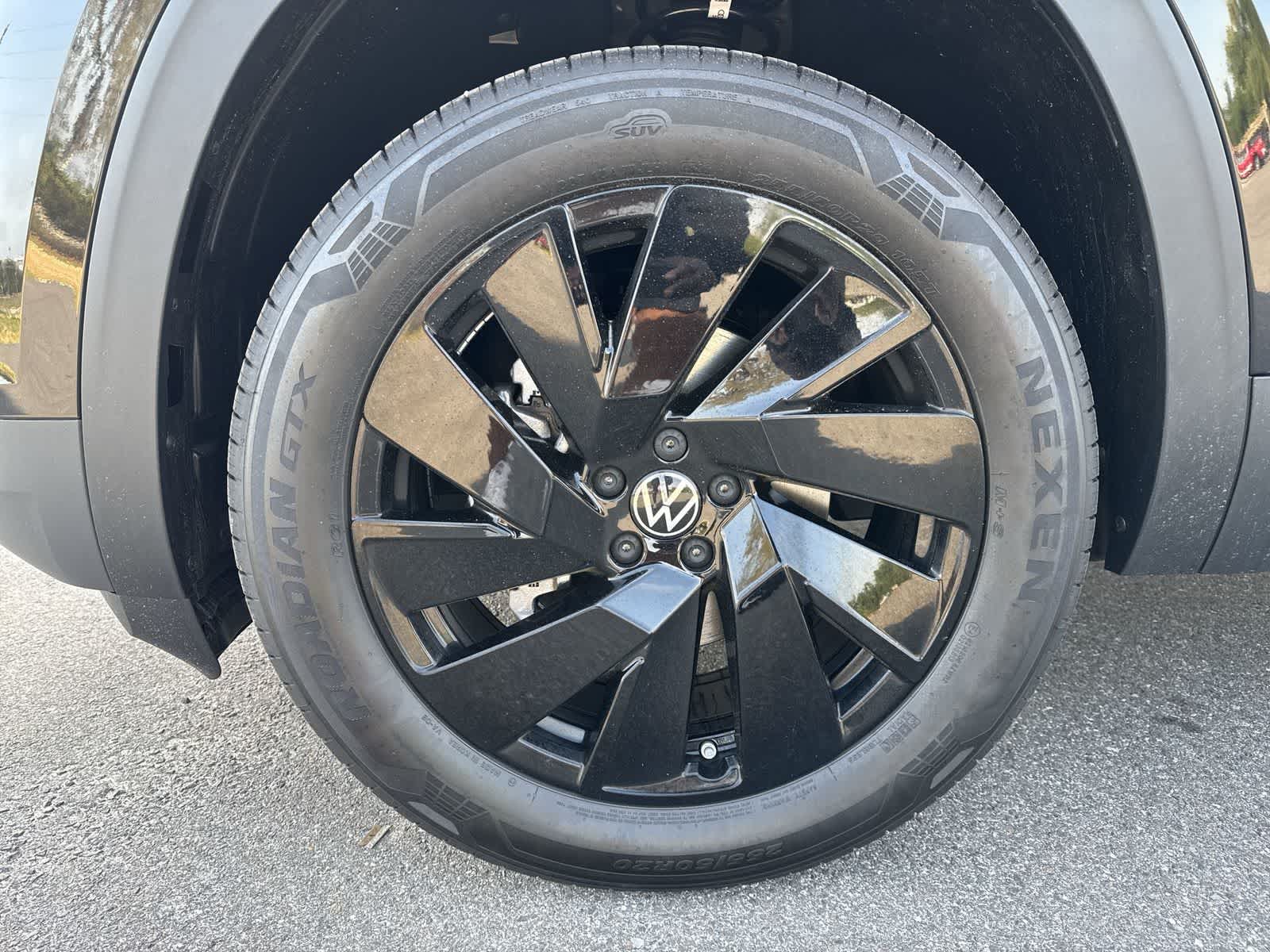 Volkswagen Atlas 2.0T SE con tecnología 2026