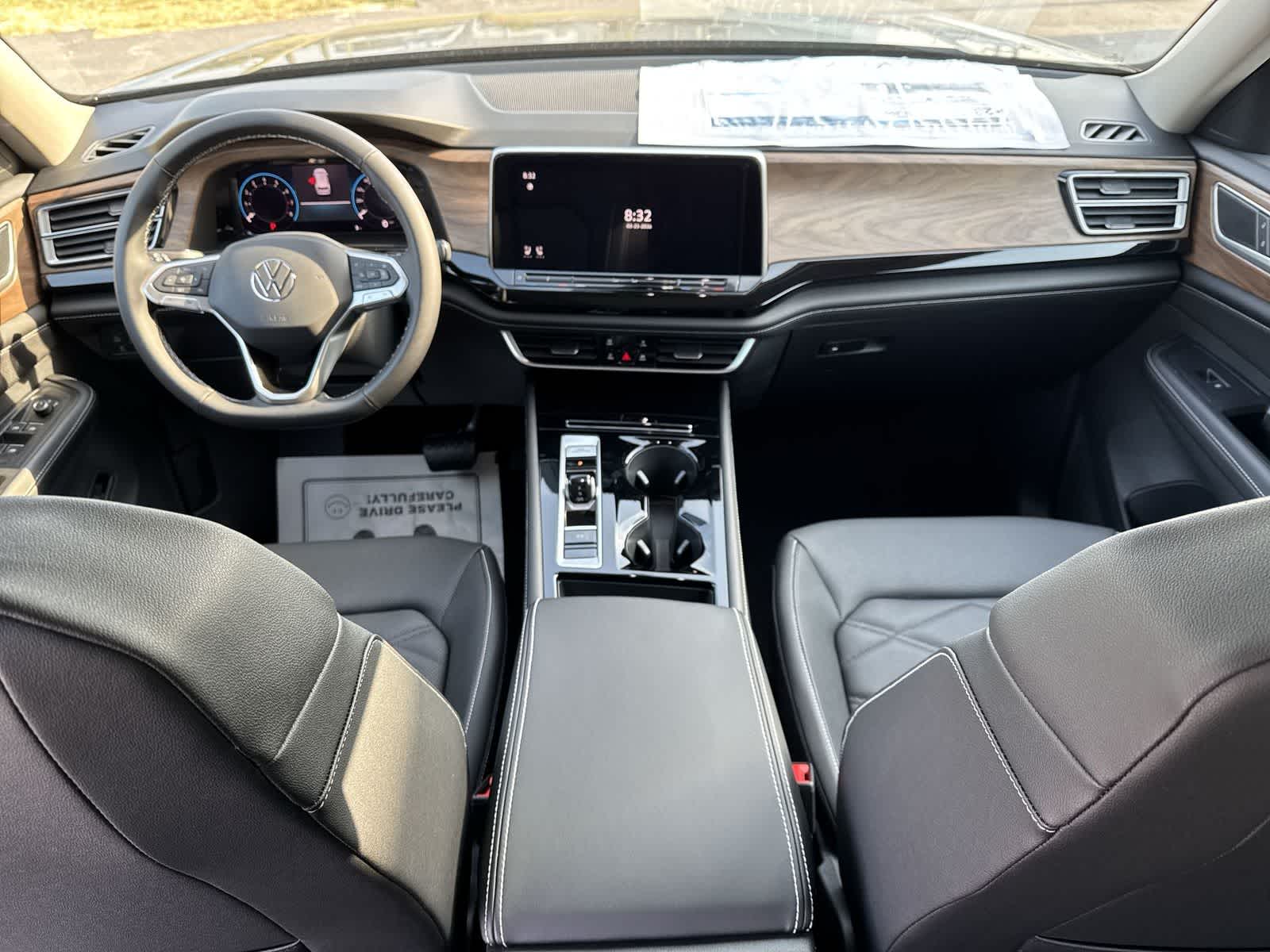Volkswagen Atlas 2.0T SE con tecnología 2026