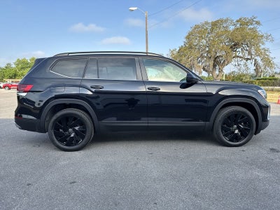 Volkswagen Atlas 2.0T SE con tecnología 2026
