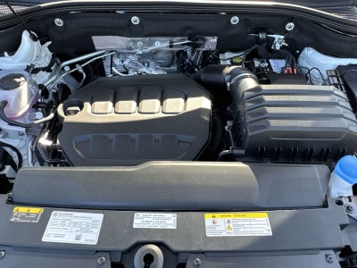 Volkswagen Atlas 2.0T SE con tecnología 2026