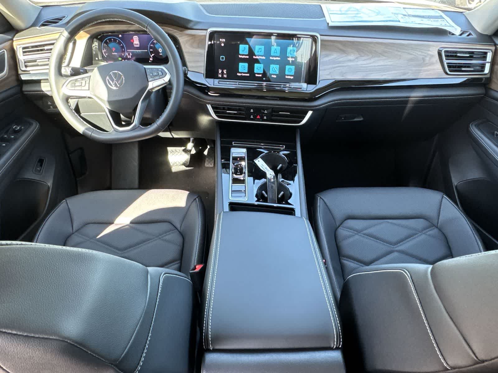 Volkswagen Atlas 2.0T SE con tecnología 2026