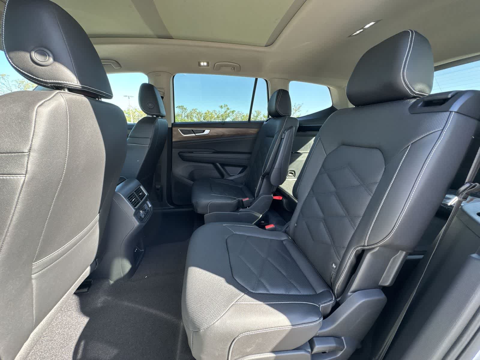 Volkswagen Atlas 2.0T SE con tecnología 2026