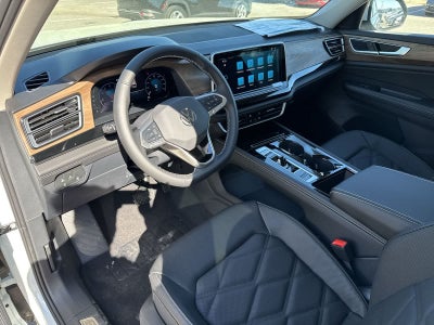 Volkswagen Atlas 2.0T SE con tecnología 2026