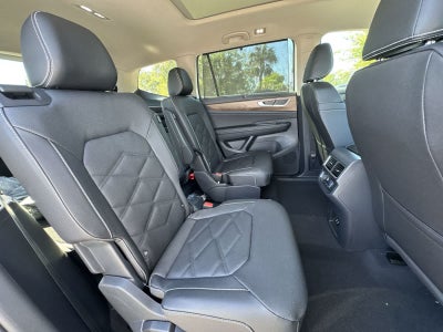 Volkswagen Atlas 2.0T SE con tecnología 2026