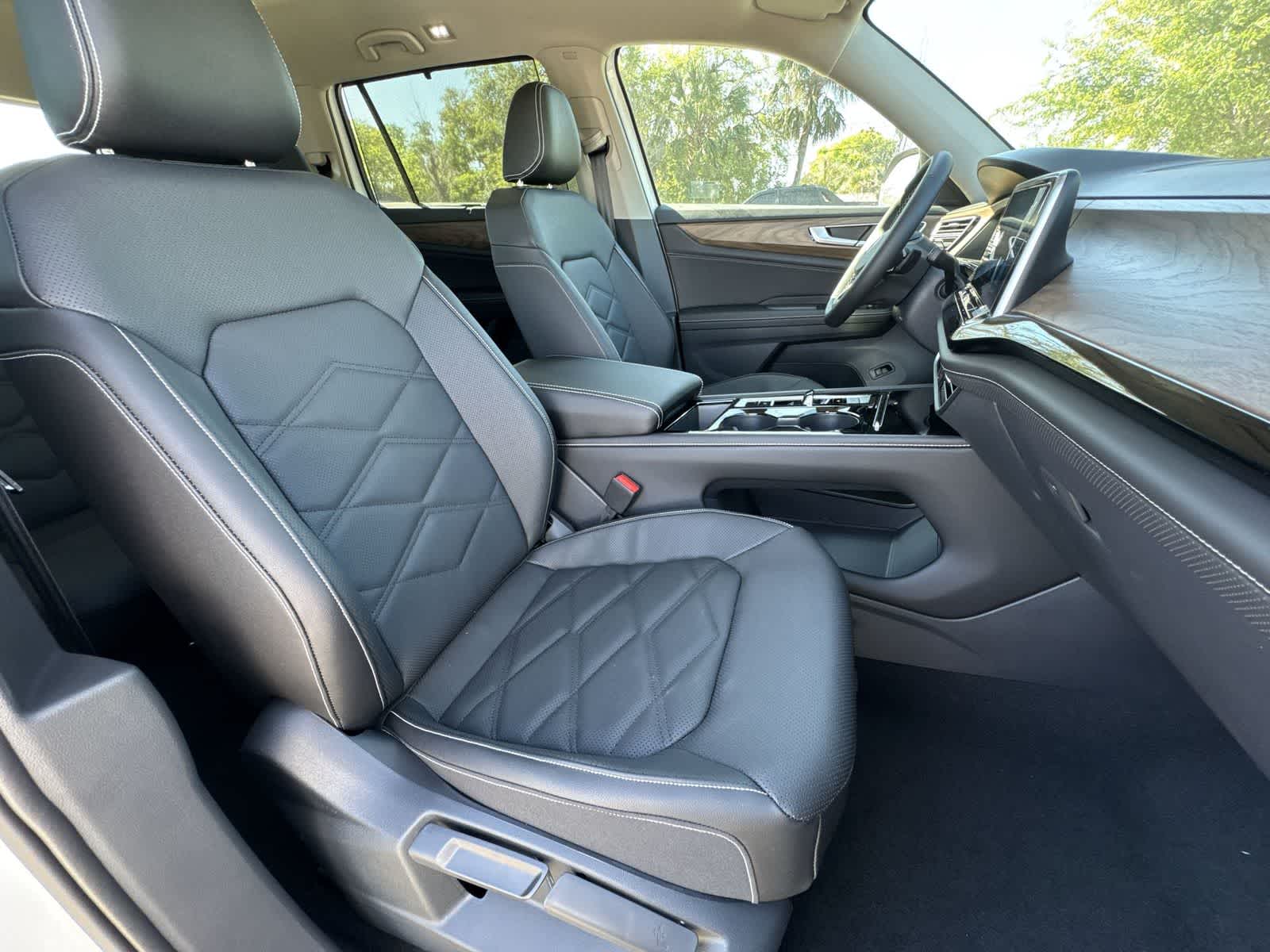 Volkswagen Atlas 2.0T SE con tecnología 2026