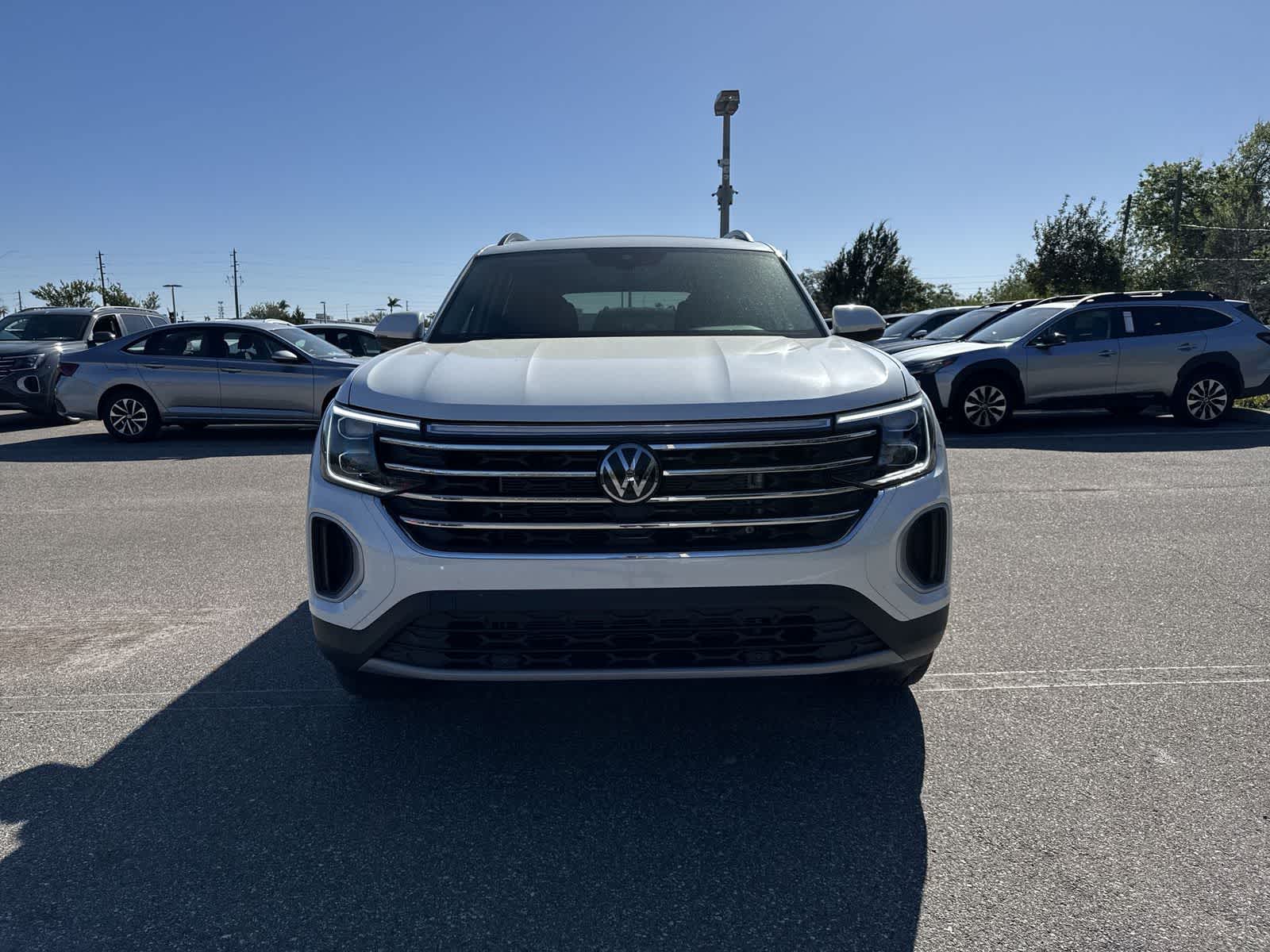 Volkswagen Atlas 2.0T SE con tecnología 2026