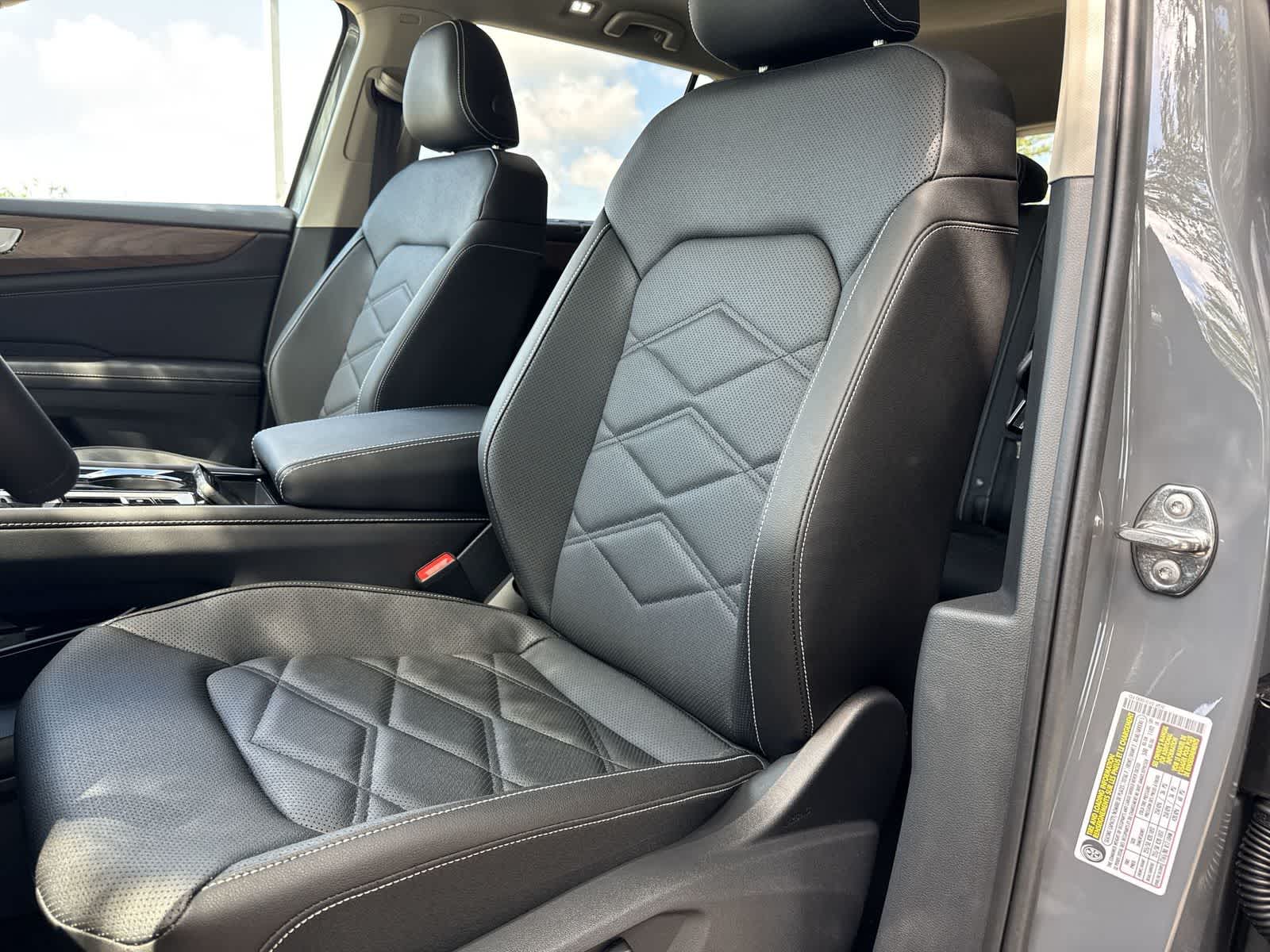 Volkswagen Atlas 2.0T SE con tecnología 2026