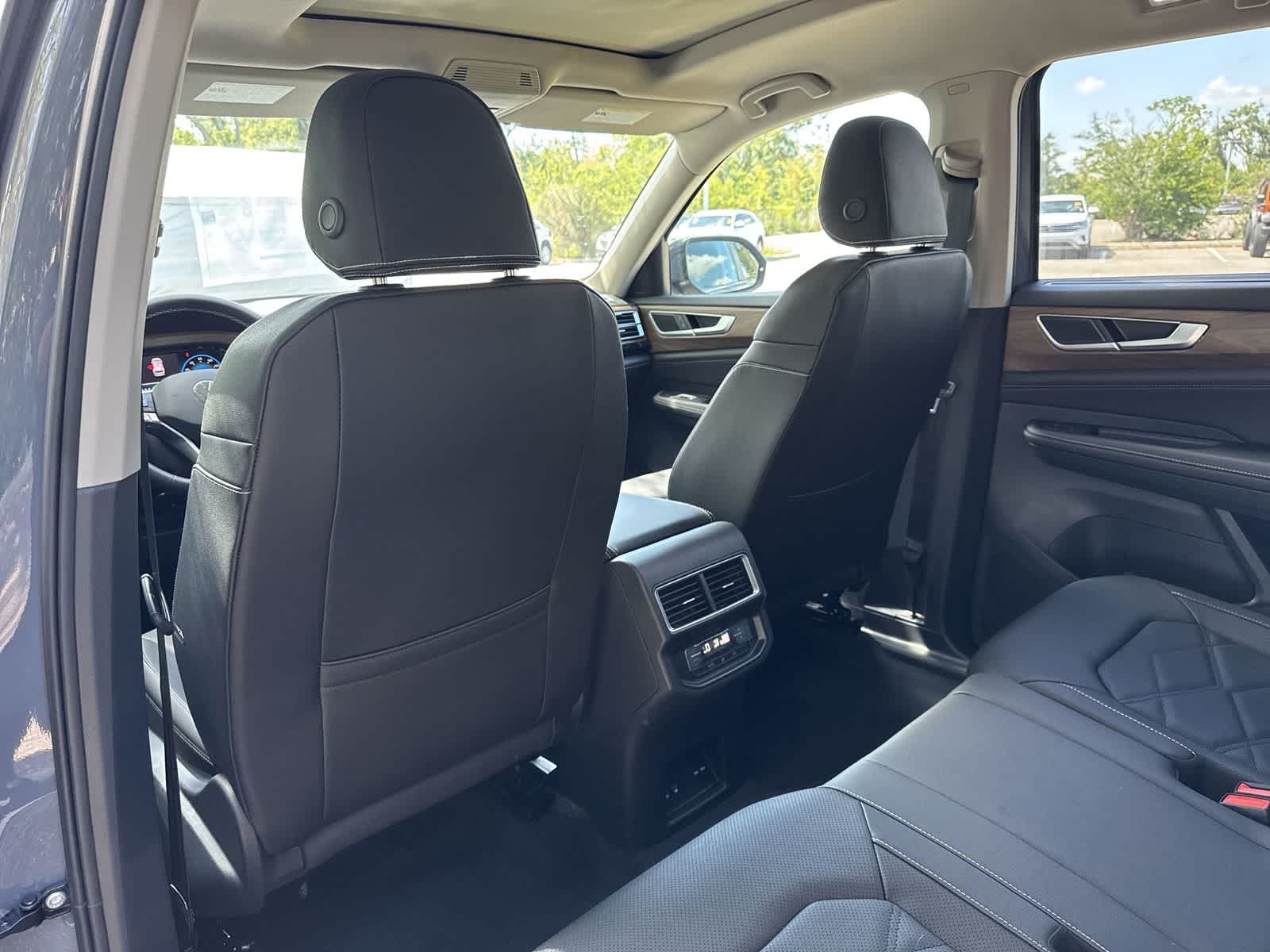 Volkswagen Atlas 2.0T SE con tecnología 2026