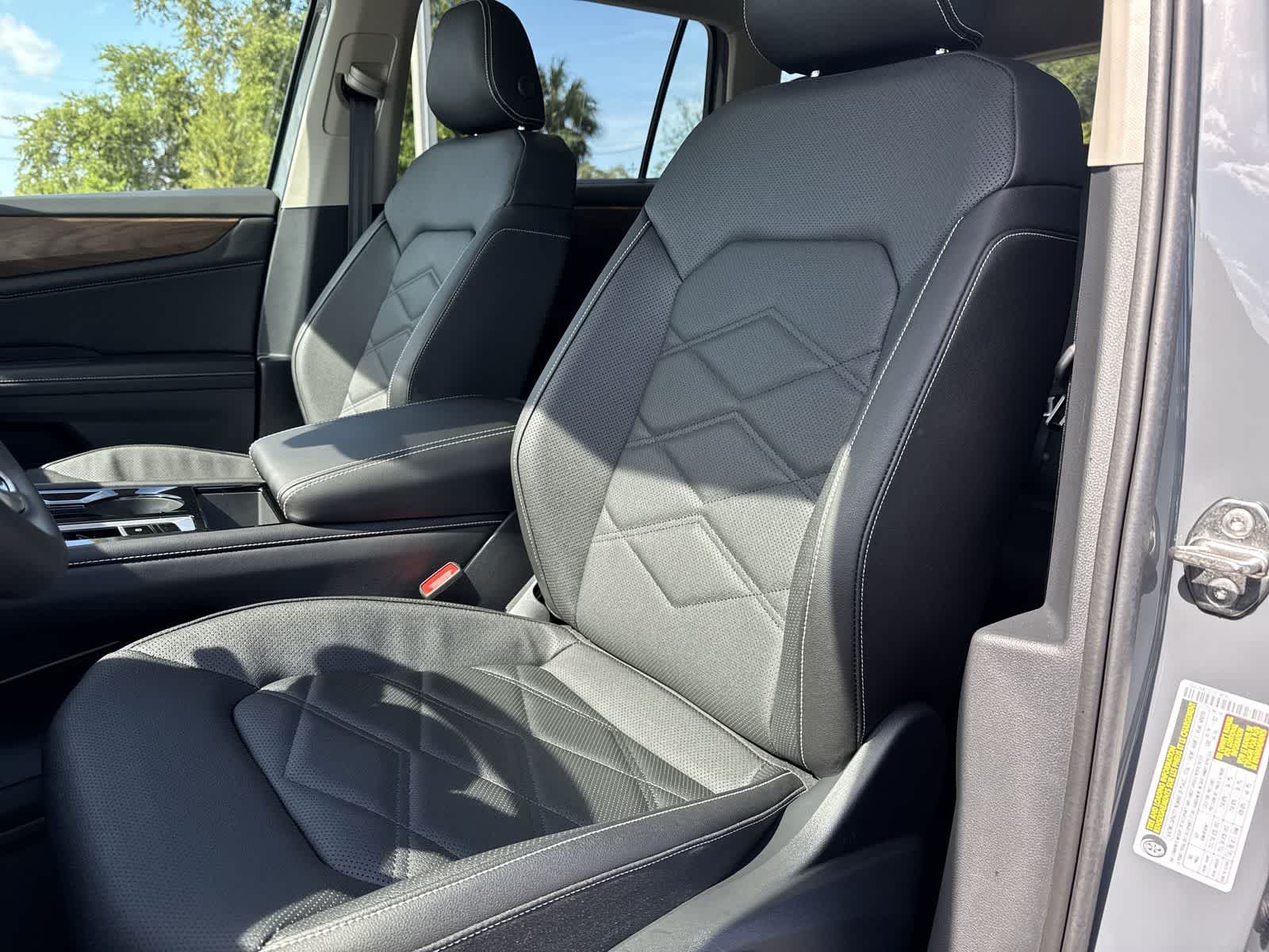 Volkswagen Atlas 2.0T SE con tecnología 2026