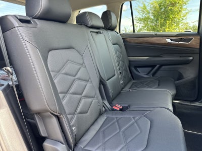 Volkswagen Atlas 2.0T SE con tecnología 2026