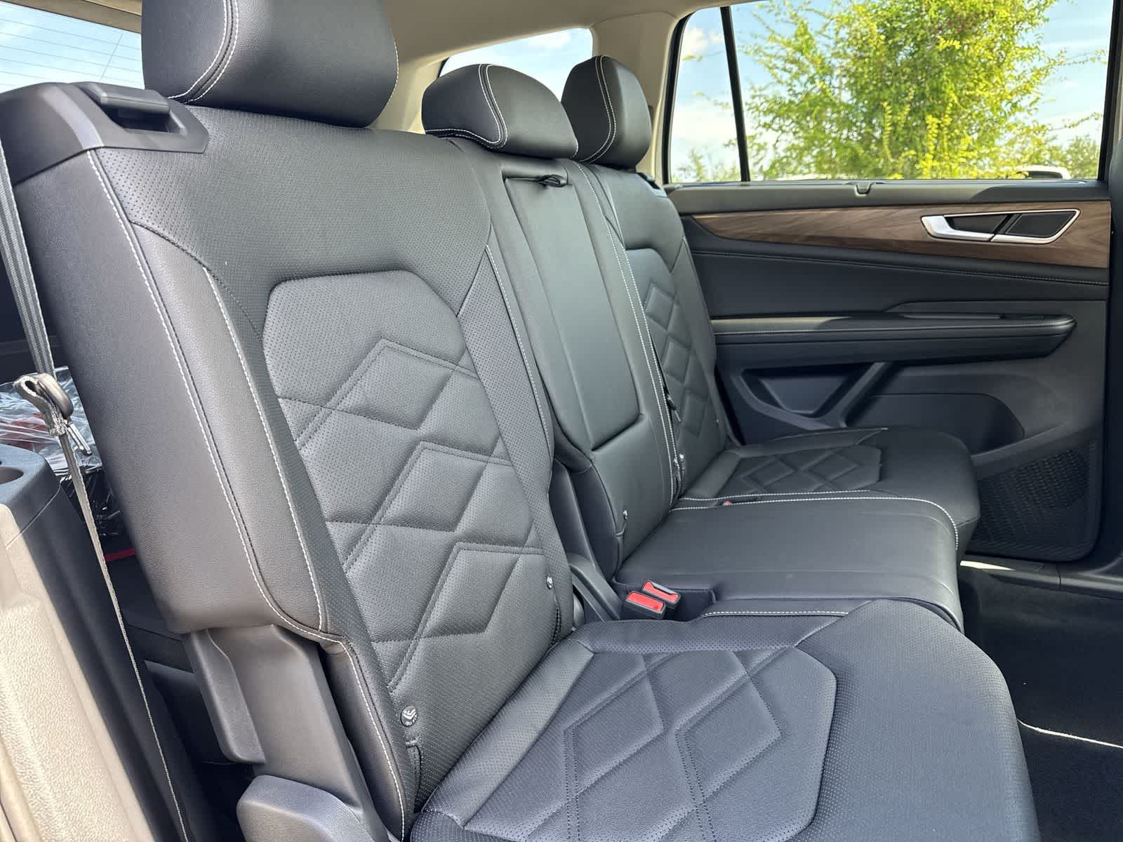 Volkswagen Atlas 2.0T SE con tecnología 2026
