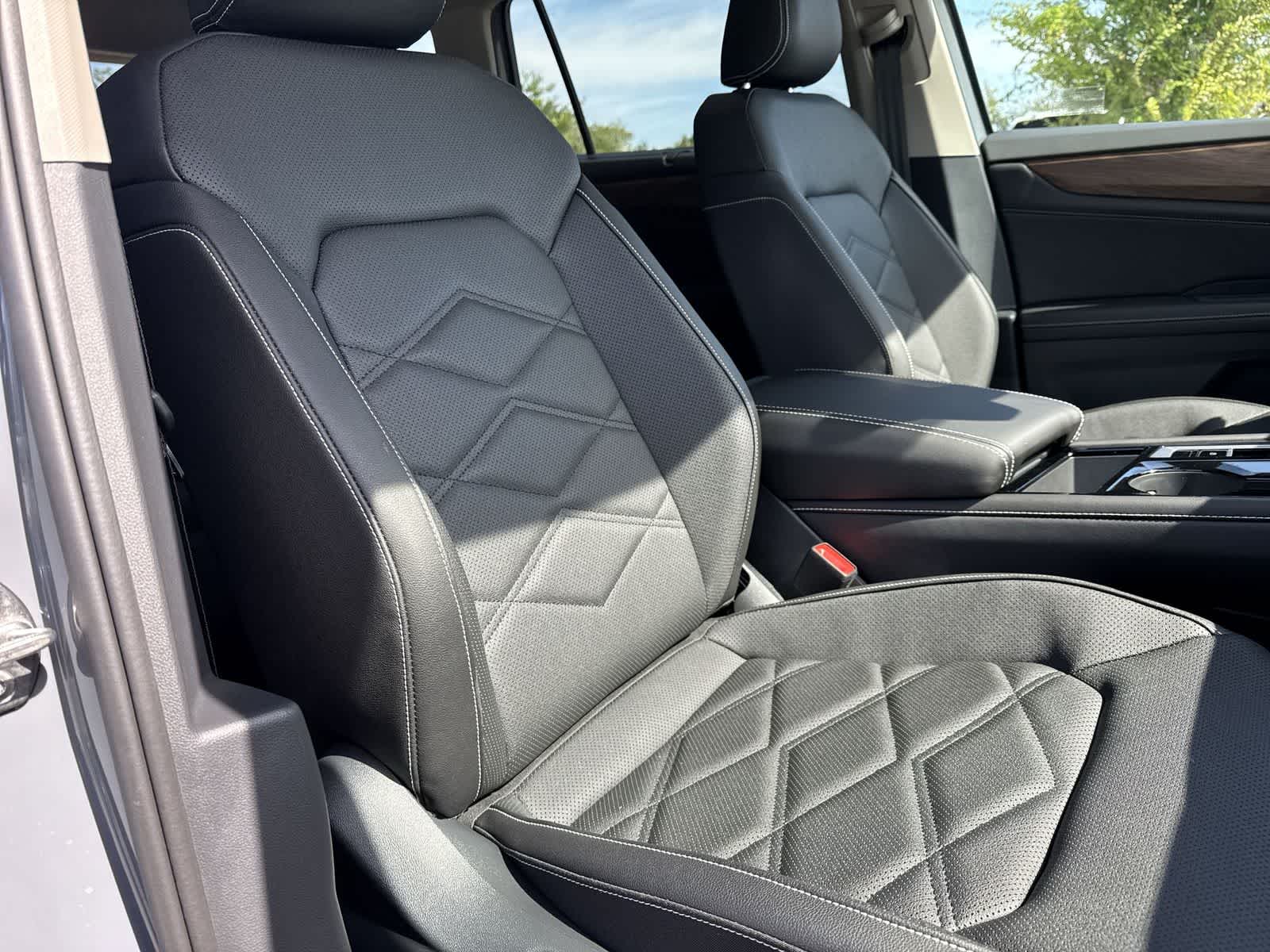 Volkswagen Atlas 2.0T SE con tecnología 2026