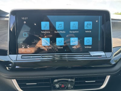 Volkswagen Atlas 2.0T SE con tecnología 2026