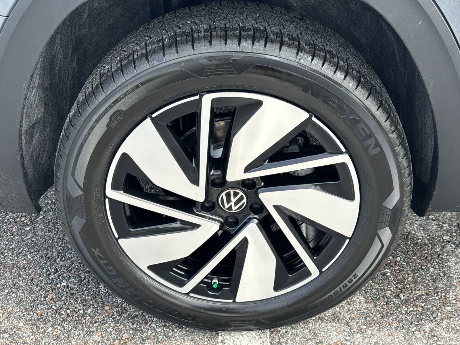 Volkswagen Atlas 2.0T SE con tecnología 2026