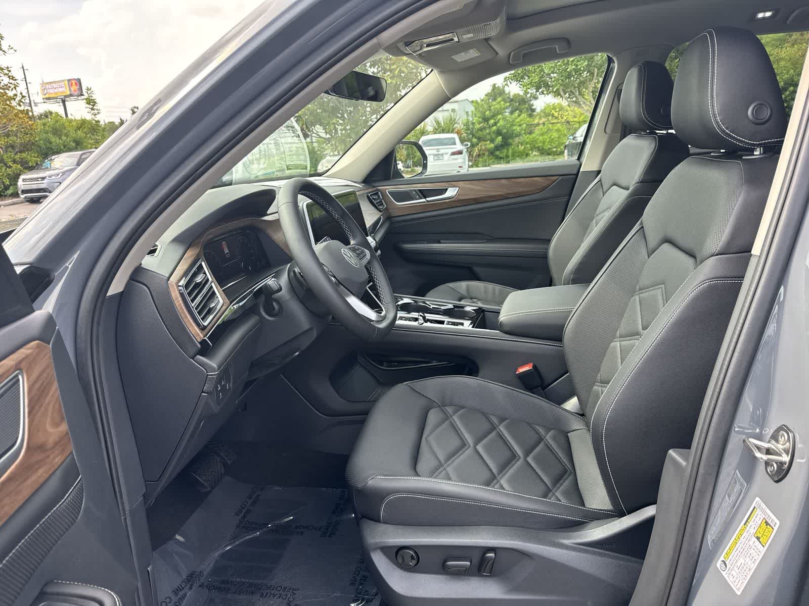 Volkswagen Atlas 2.0T SE con tecnología 2026