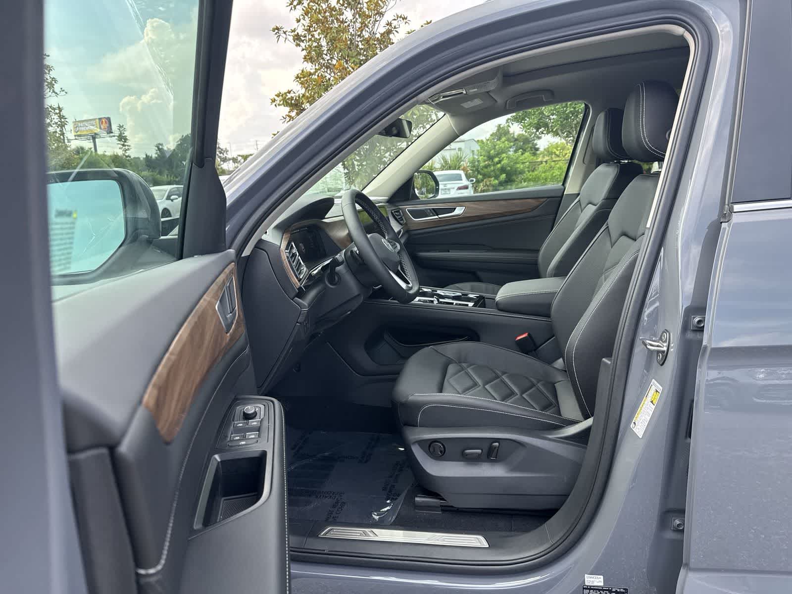 Volkswagen Atlas 2.0T SE con tecnología 2026