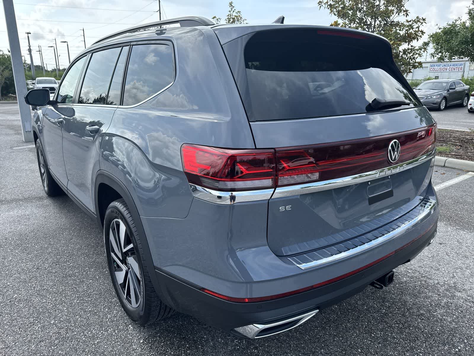 Volkswagen Atlas 2.0T SE con tecnología 2026