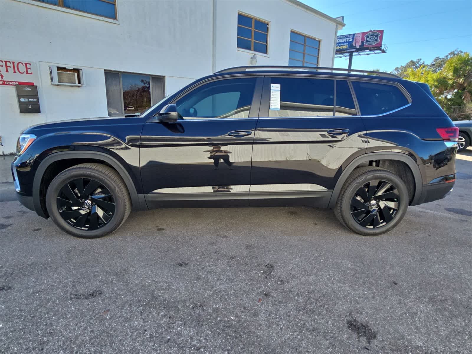 Volkswagen Atlas 2.0T SE con tecnología 2026