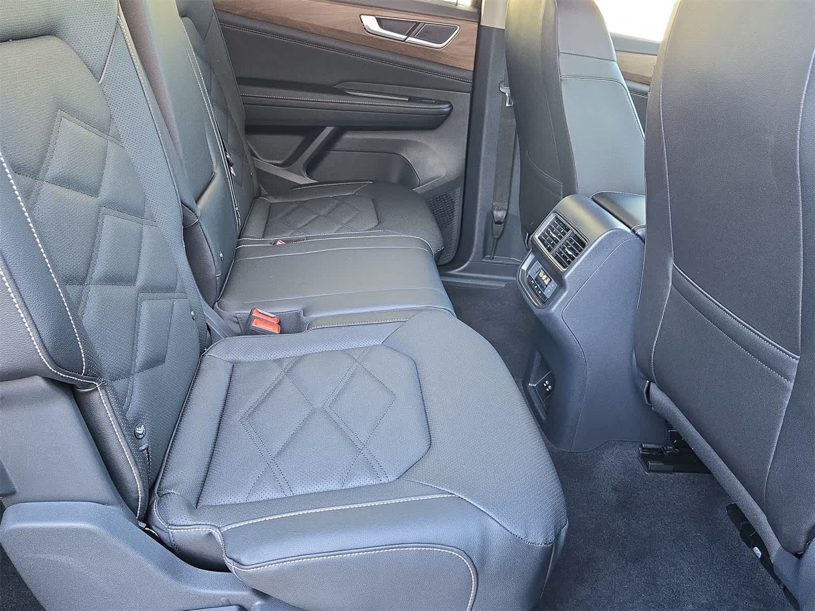 Volkswagen Atlas 2.0T SE con tecnología 2026