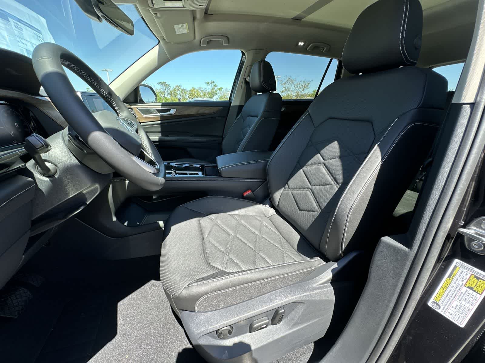 Volkswagen Atlas 2.0T SE con tecnología 2026