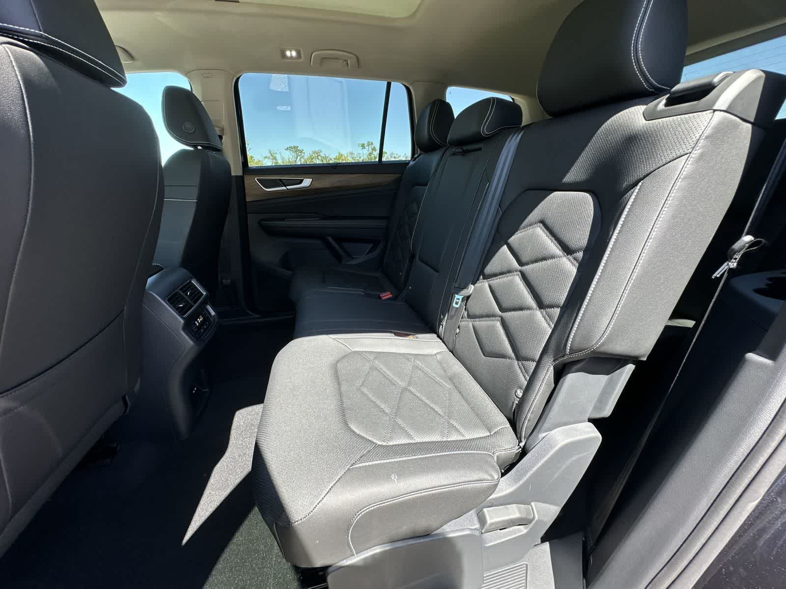 Volkswagen Atlas 2.0T SE con tecnología 2026