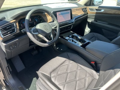 Volkswagen Atlas 2.0T SE con tecnología 2026