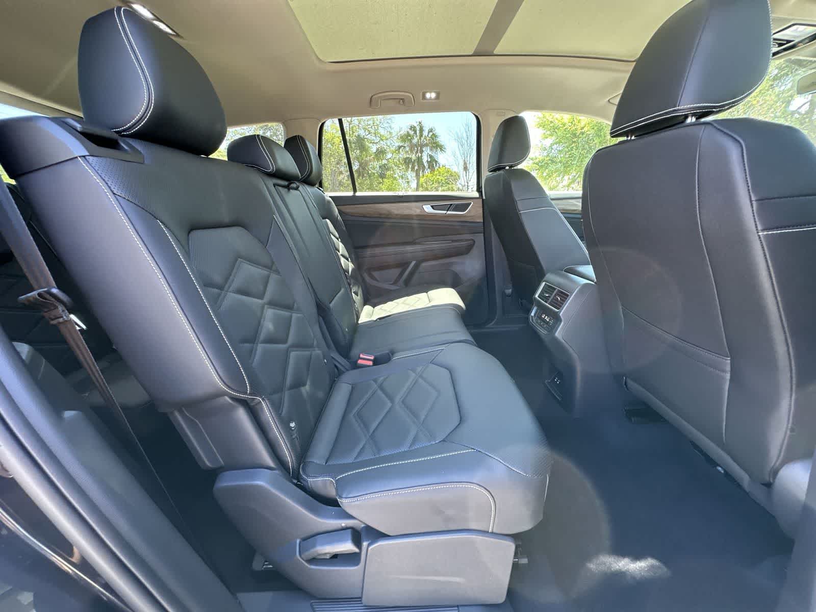 Volkswagen Atlas 2.0T SE con tecnología 2026
