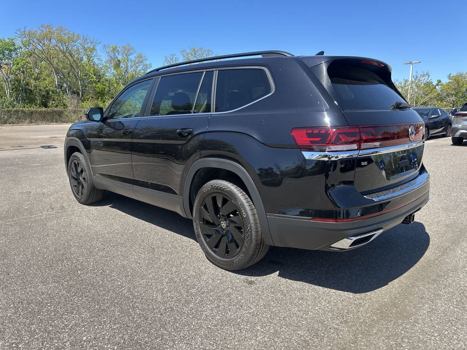 Volkswagen Atlas 2.0T SE con tecnología 2026