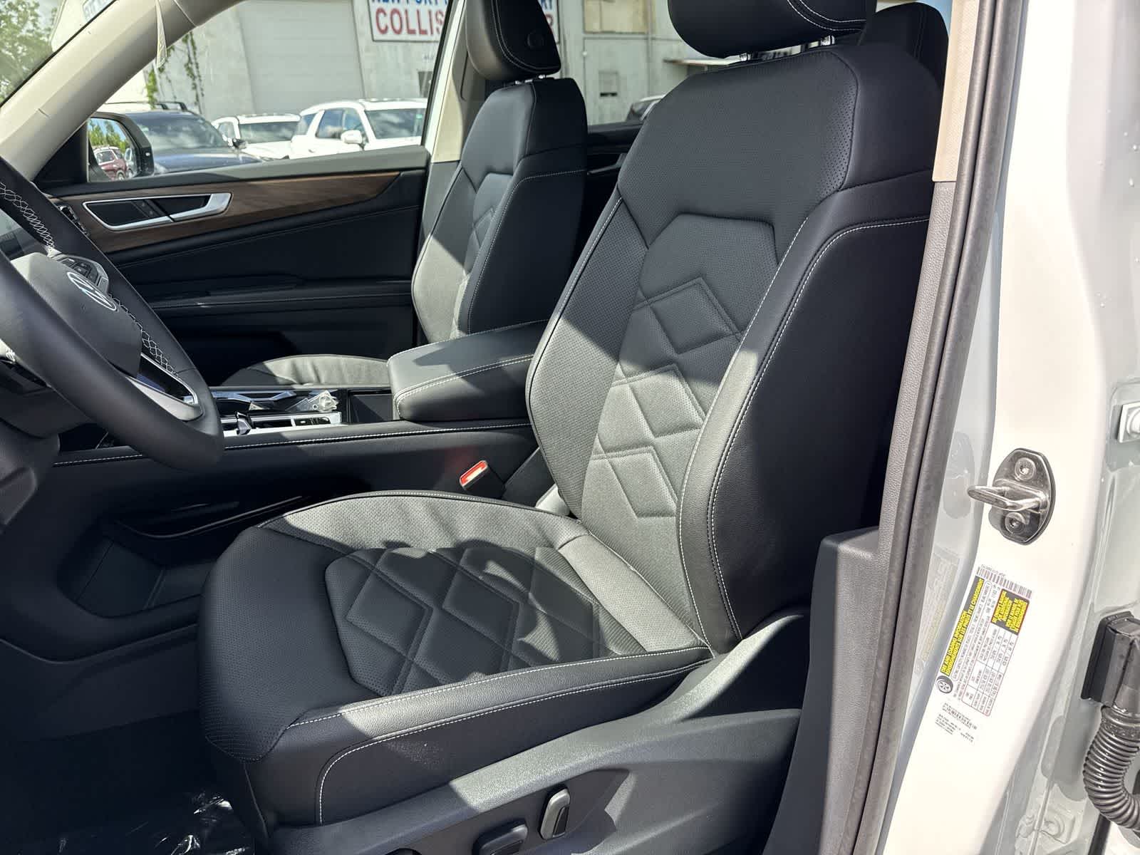 Volkswagen Atlas 2.0T SE con tecnología 2026