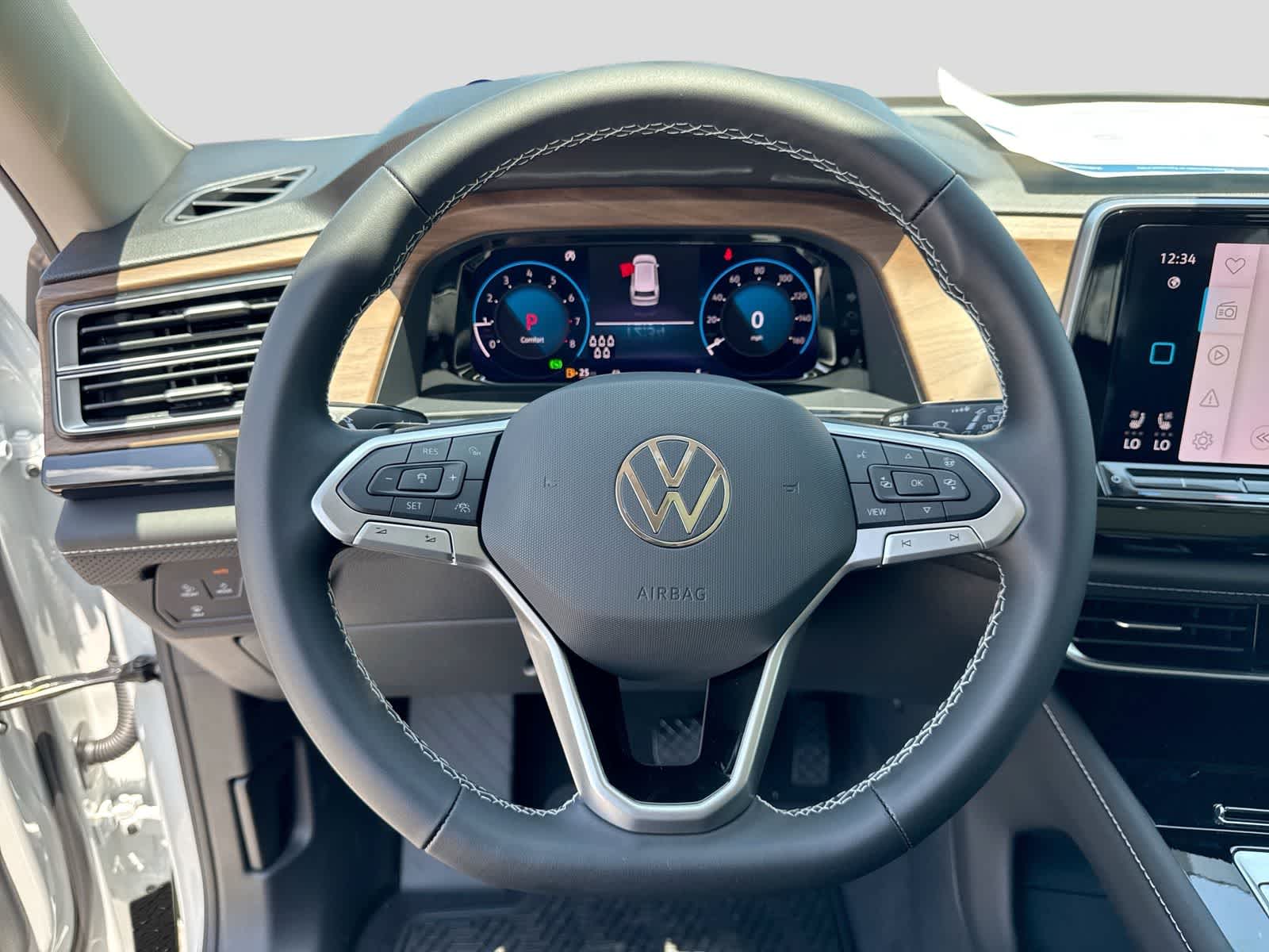 Volkswagen Atlas 2.0T SE con tecnología 2026