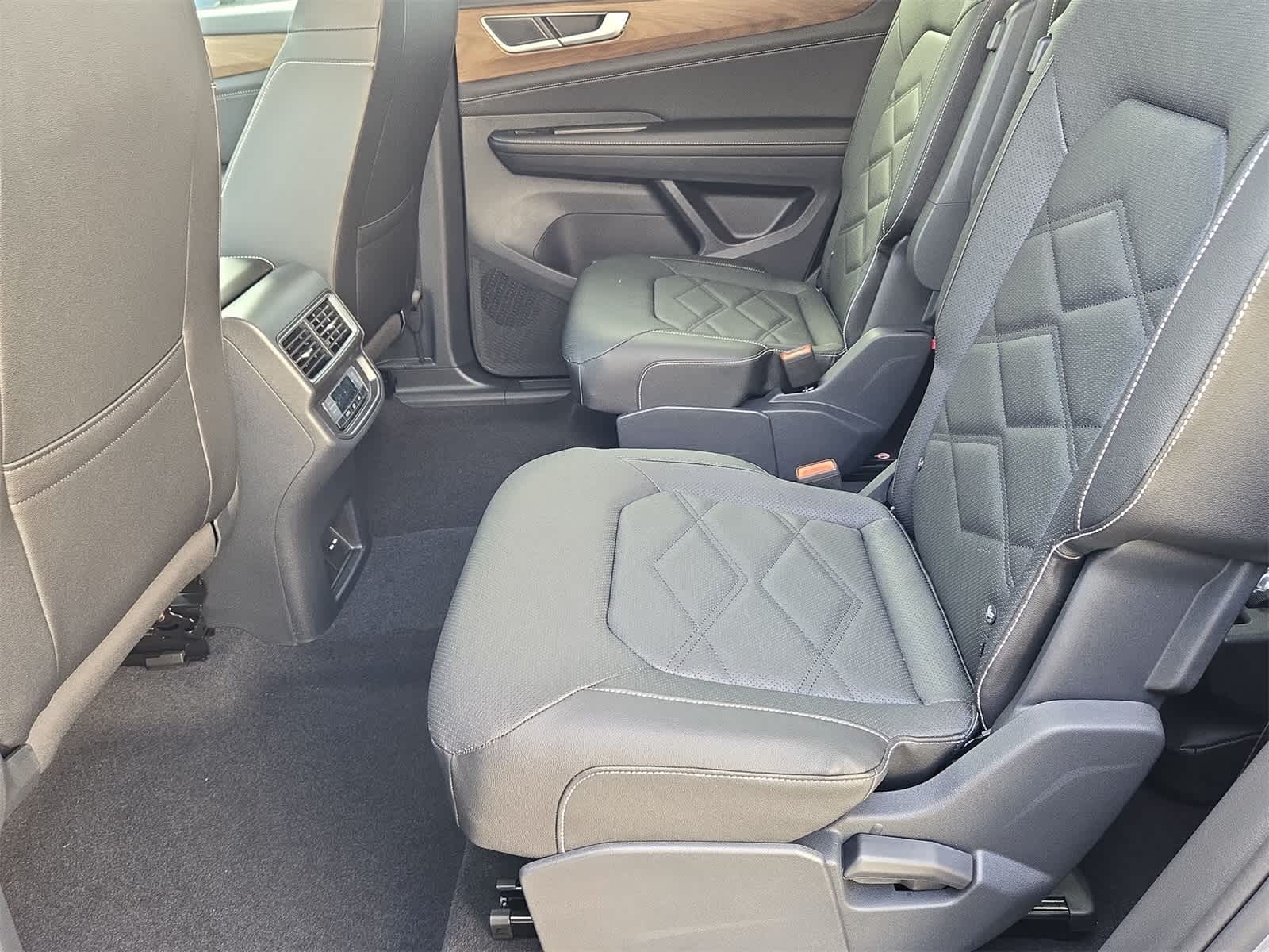 Volkswagen Atlas 2.0T SE con tecnología 2026