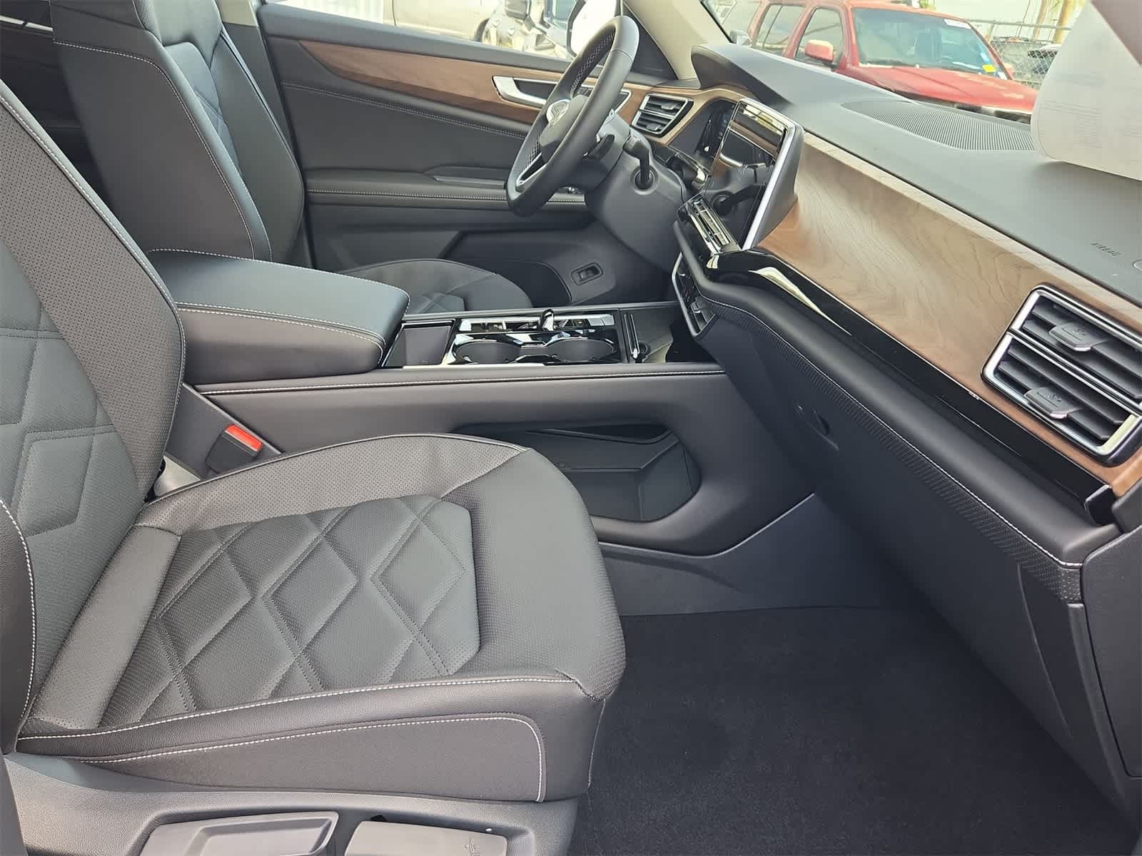 Volkswagen Atlas 2.0T SE con tecnología 2026