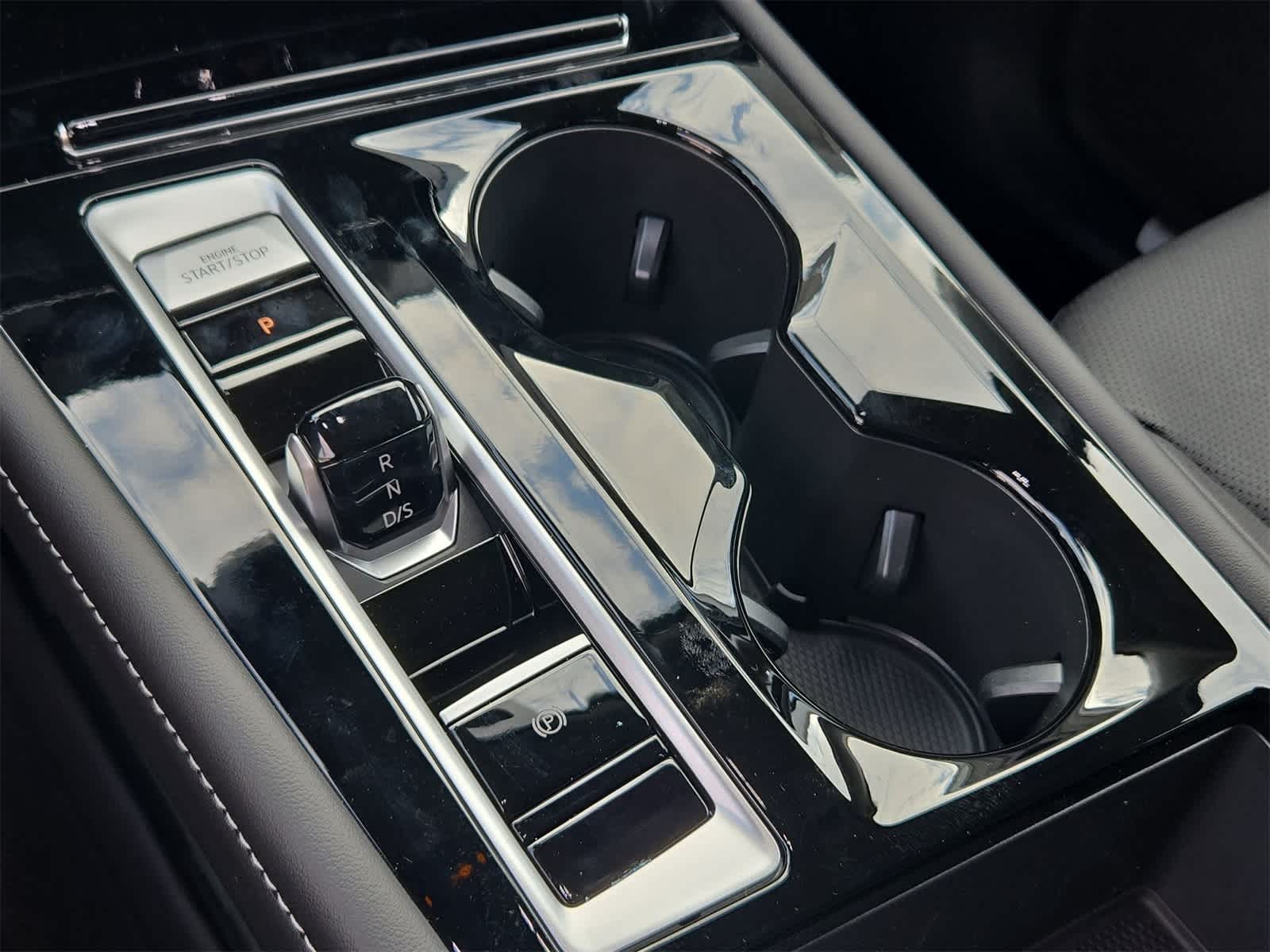 Volkswagen Atlas 2.0T SE con tecnología 2026