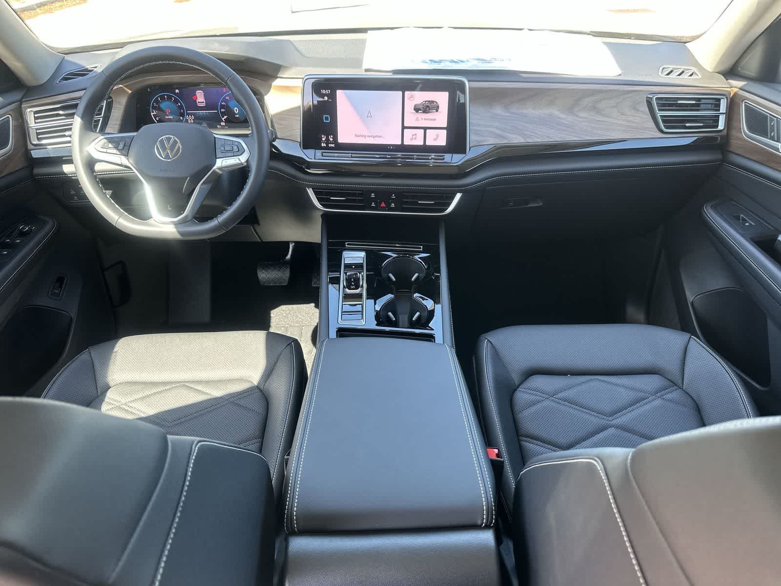 Volkswagen Atlas 2.0T SE con tecnología 2026
