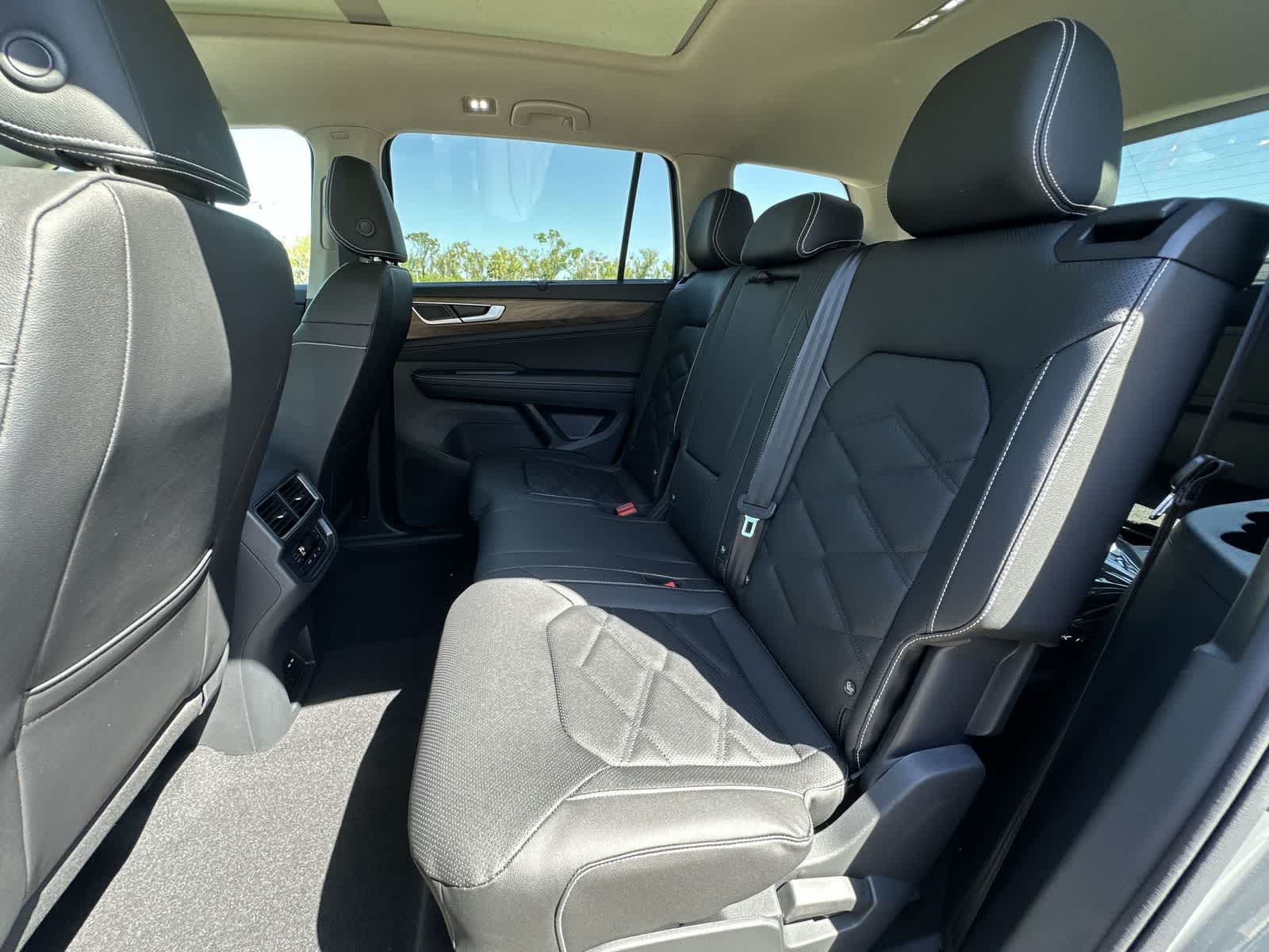 Volkswagen Atlas 2.0T SE con tecnología 2026